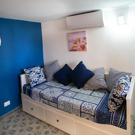 Stromboli Sea View 度假居 *